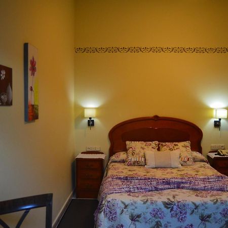 Hotel Neptuno Villaviciosa  Extérieur photo