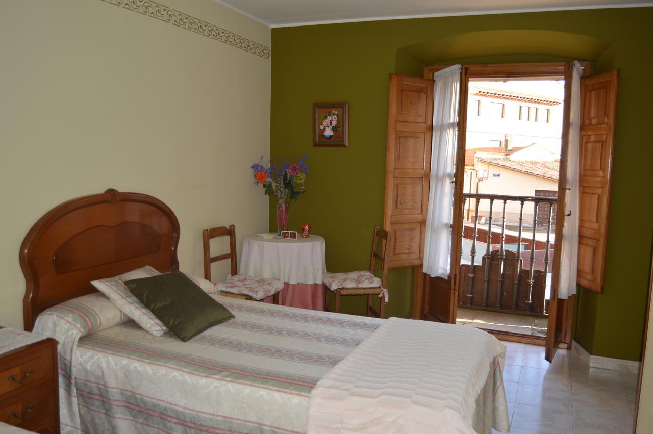 Hotel Neptuno Villaviciosa  Extérieur photo